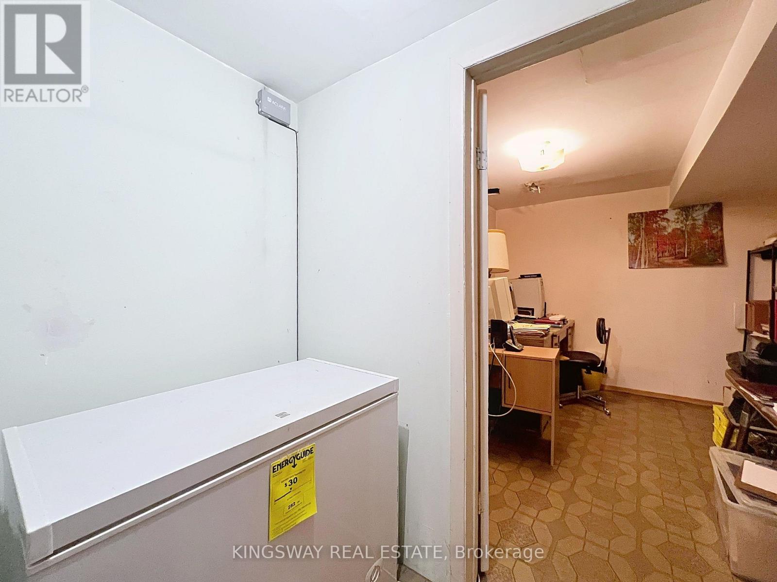 Photo 30 of 55 Copperwood Square, Toronto ON