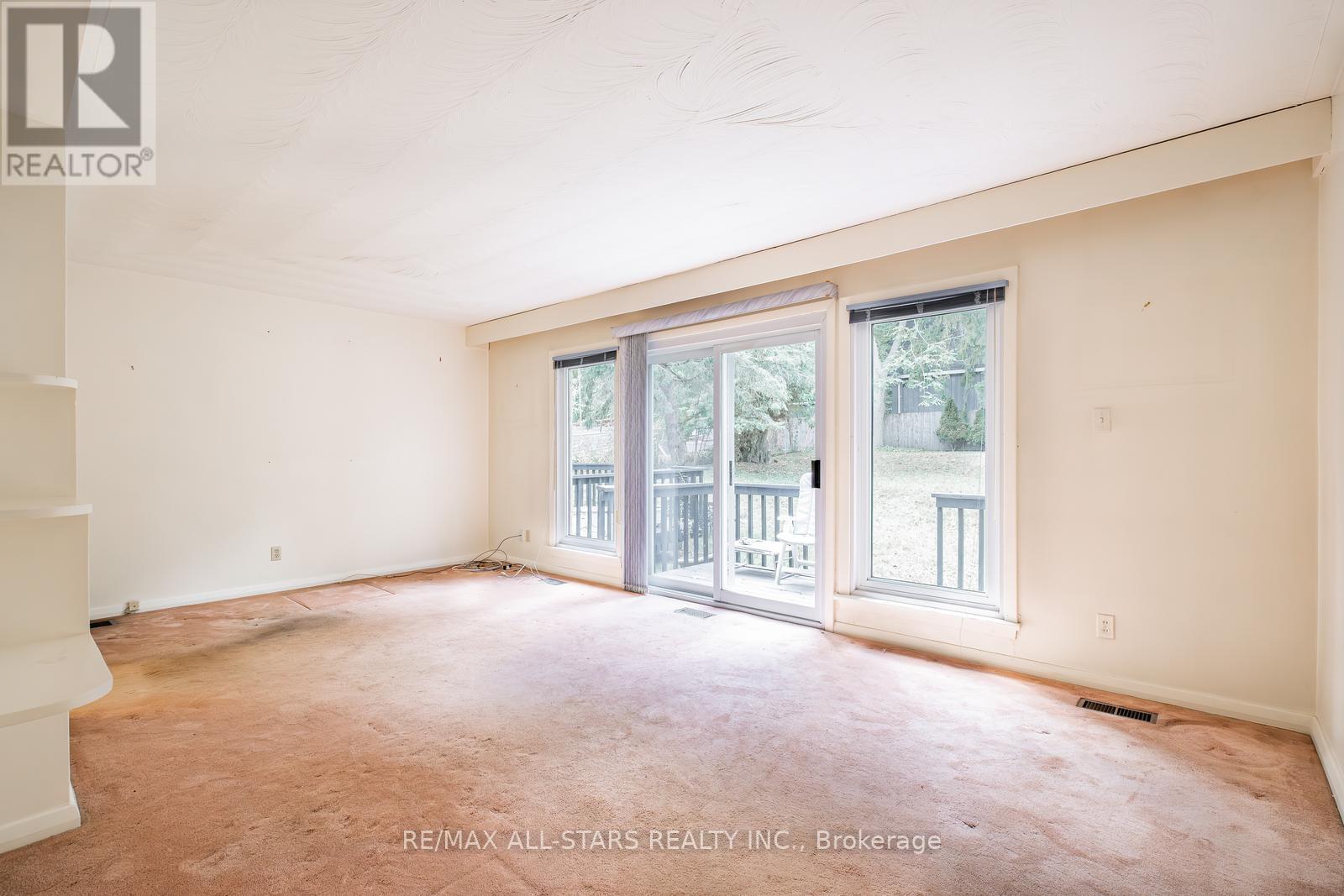 Photo 10 of 6 Elizabeth Street, Markham ON