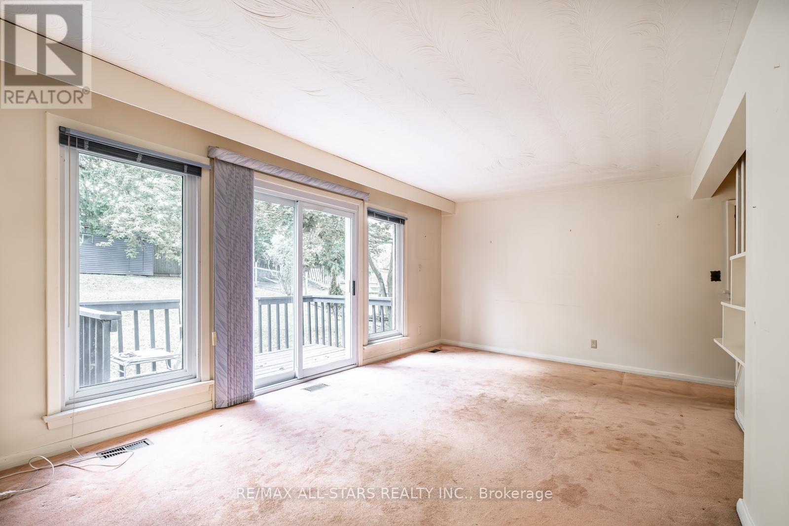 Photo 9 of 6 Elizabeth Street, Markham ON