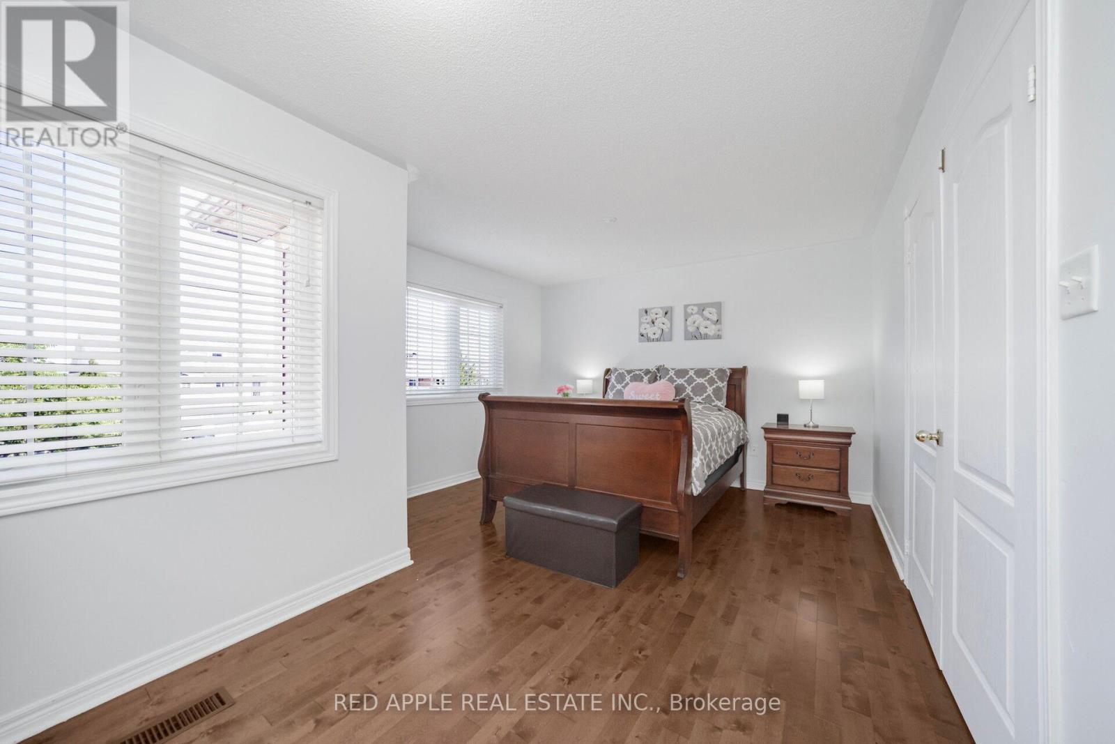 Photo 19 of 52 Tiller Trail, Brampton ON