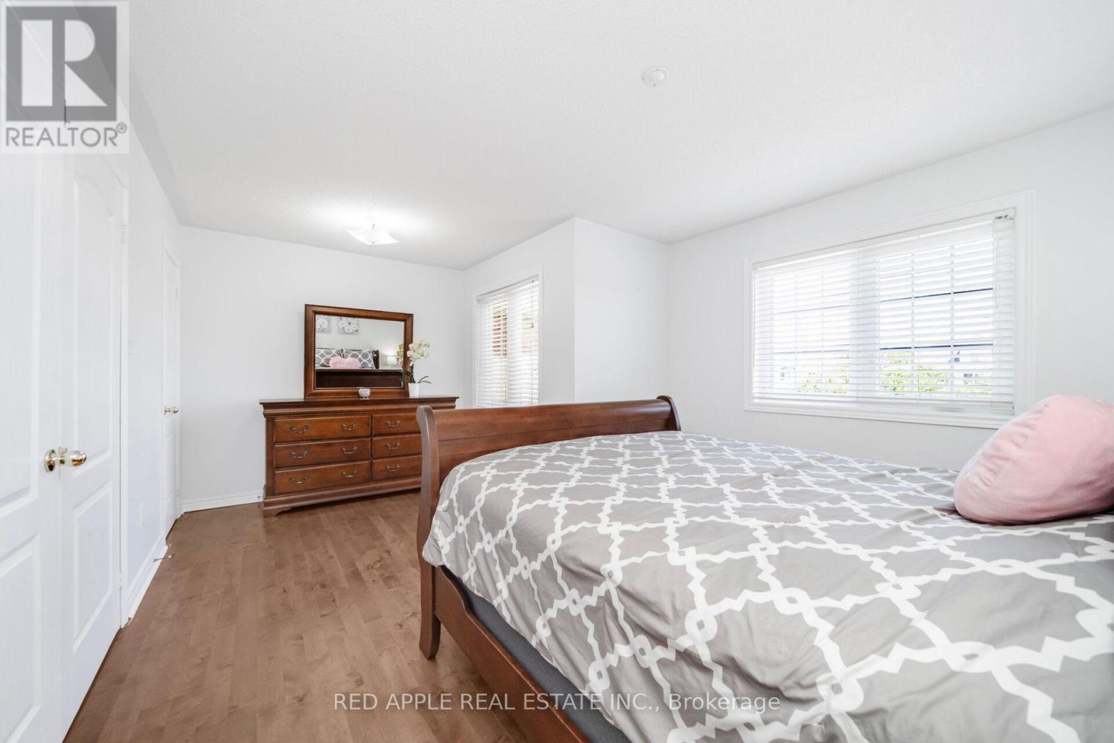 Photo 20 of 52 Tiller Trail, Brampton ON
