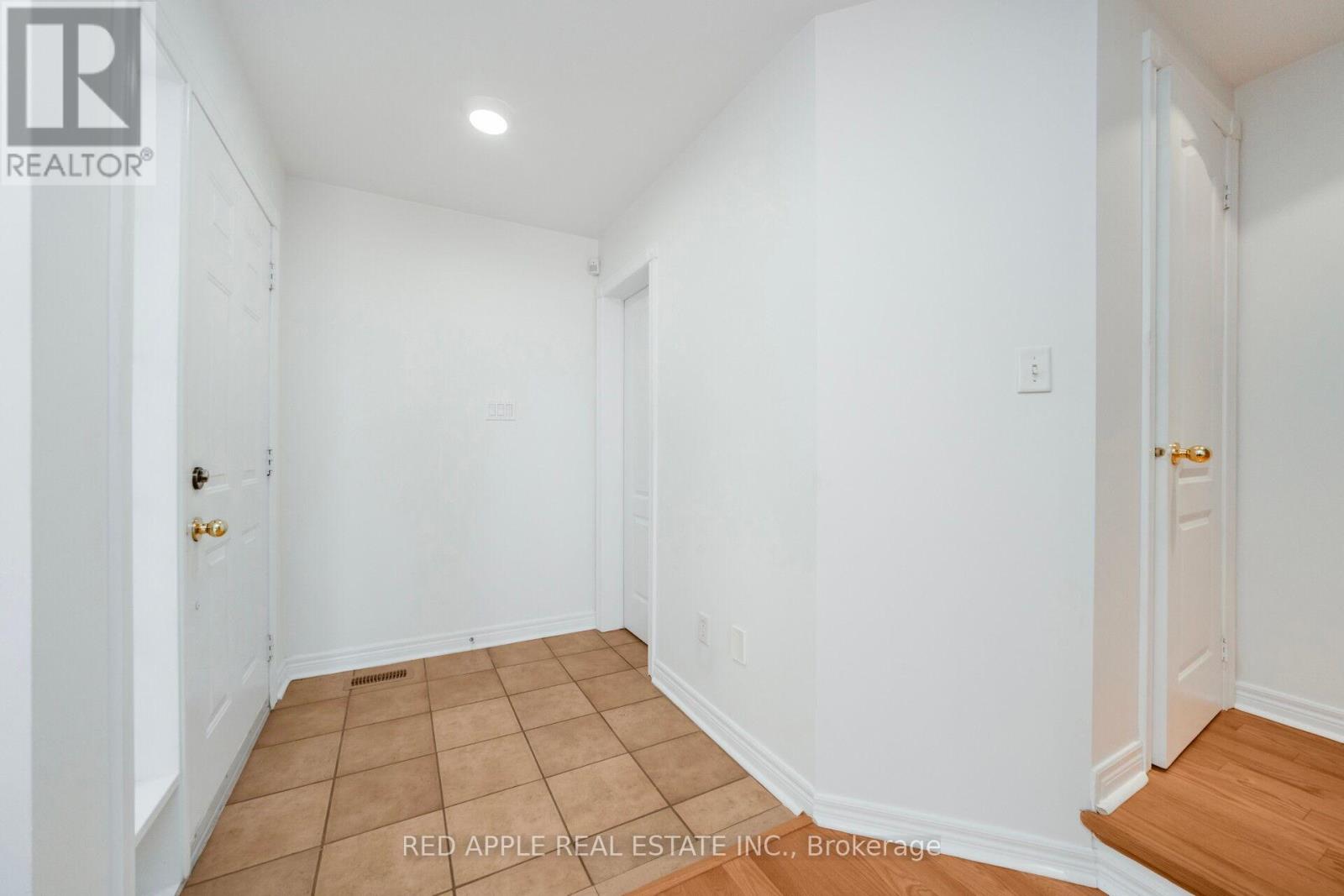 Photo 36 of 52 Tiller Trail, Brampton ON