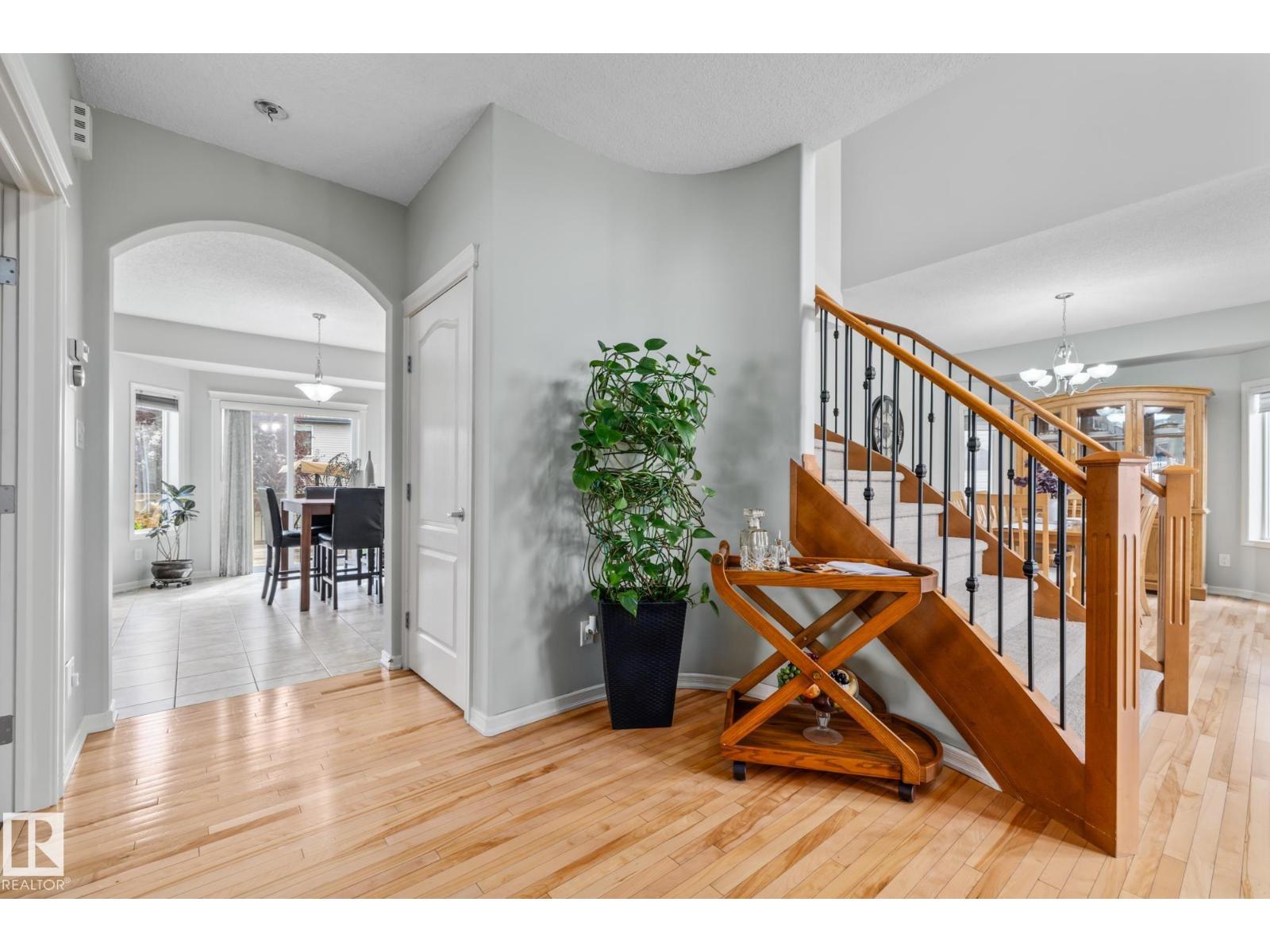 Photo 23 of 6130 Maynard Cr Nw, Edmonton AB