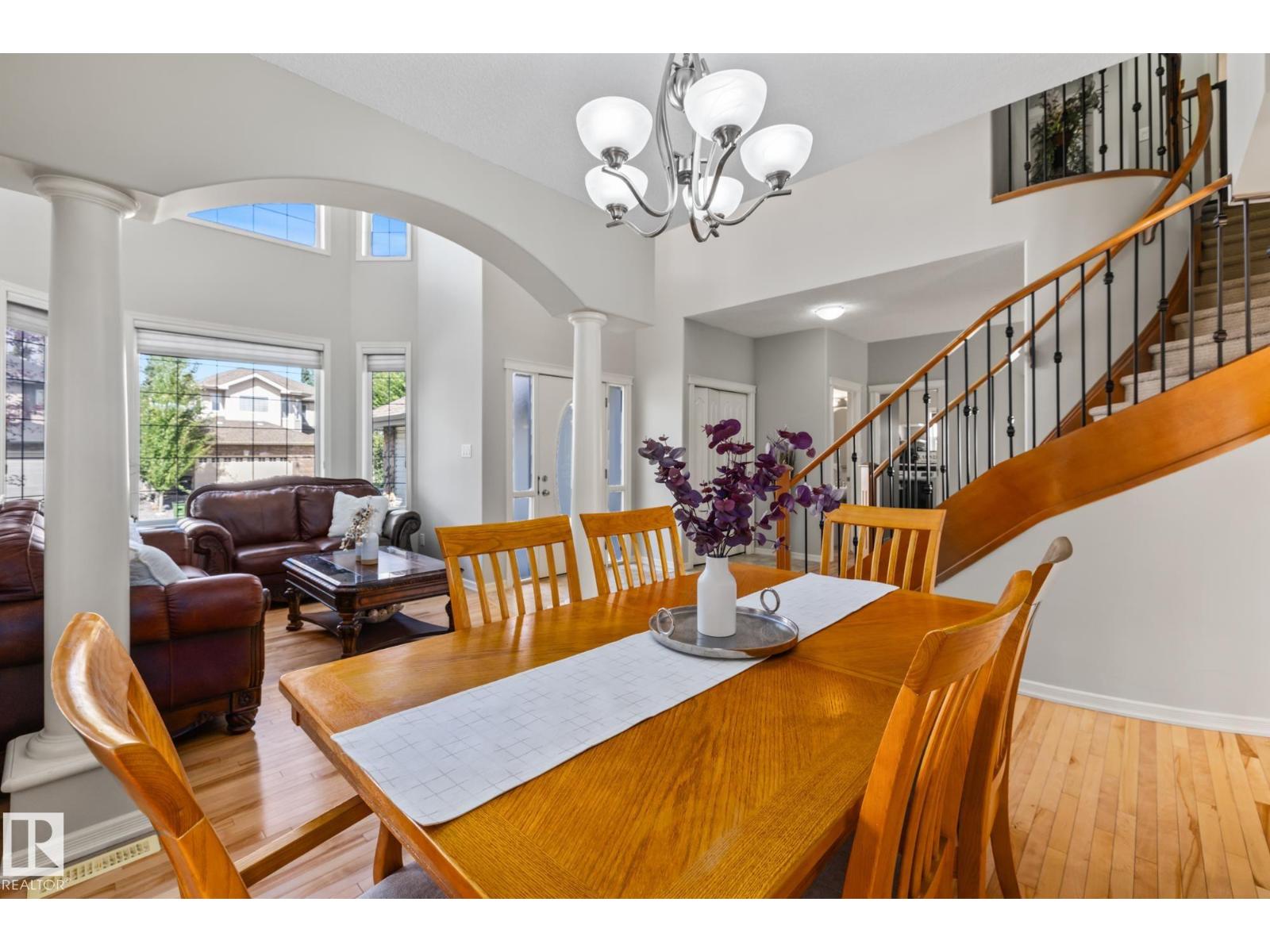 Photo 11 of 6130 Maynard Cr Nw, Edmonton AB