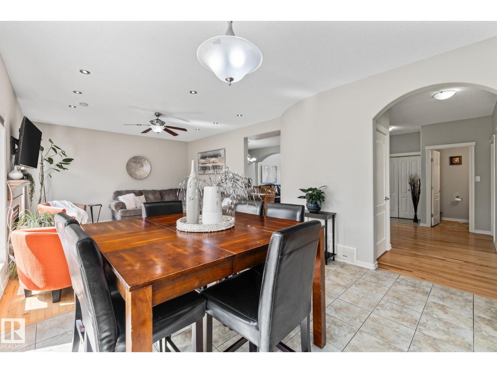 Photo 16 of 6130 Maynard Cr Nw, Edmonton AB