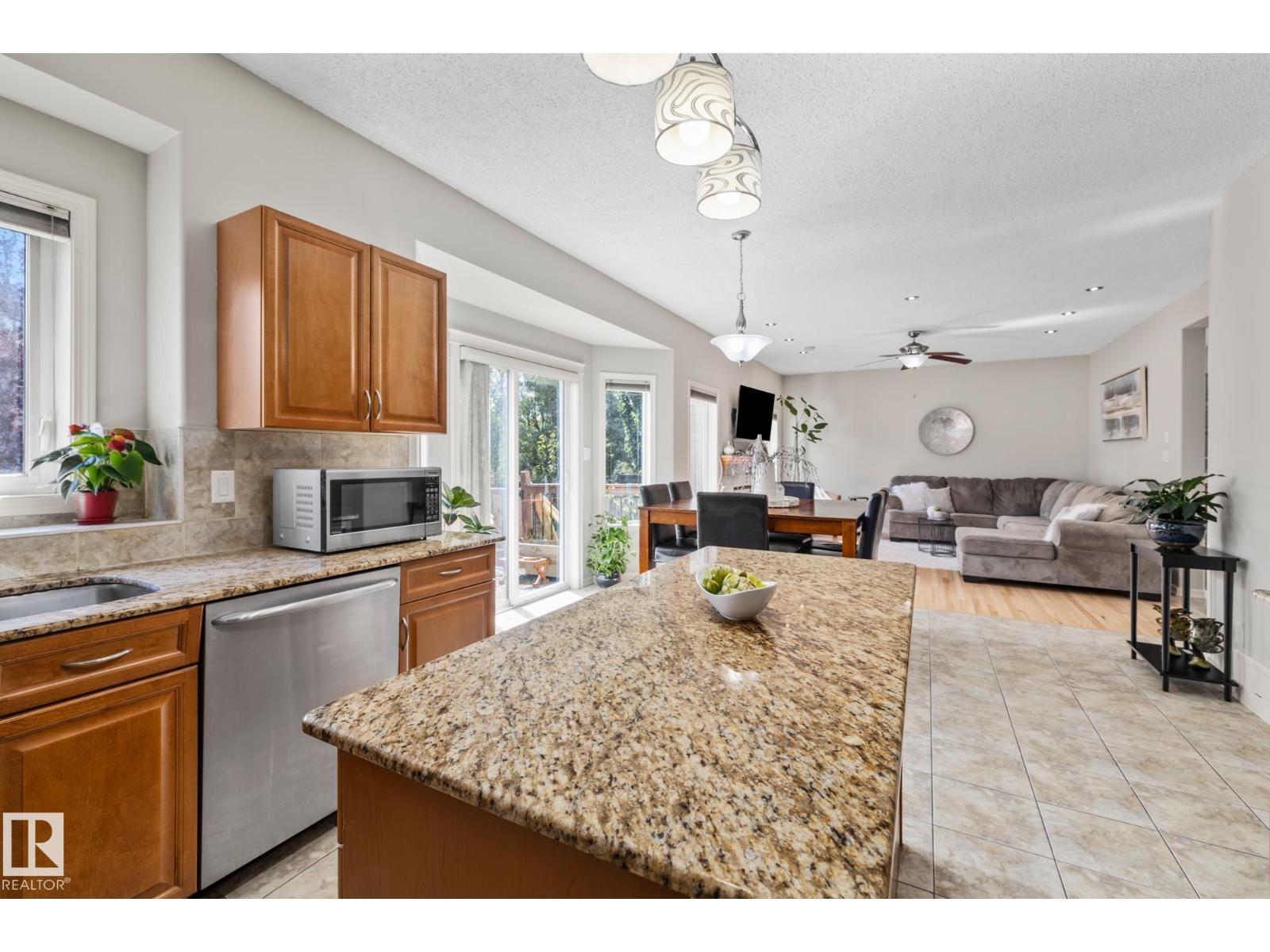 Photo 21 of 6130 Maynard Cr Nw, Edmonton AB