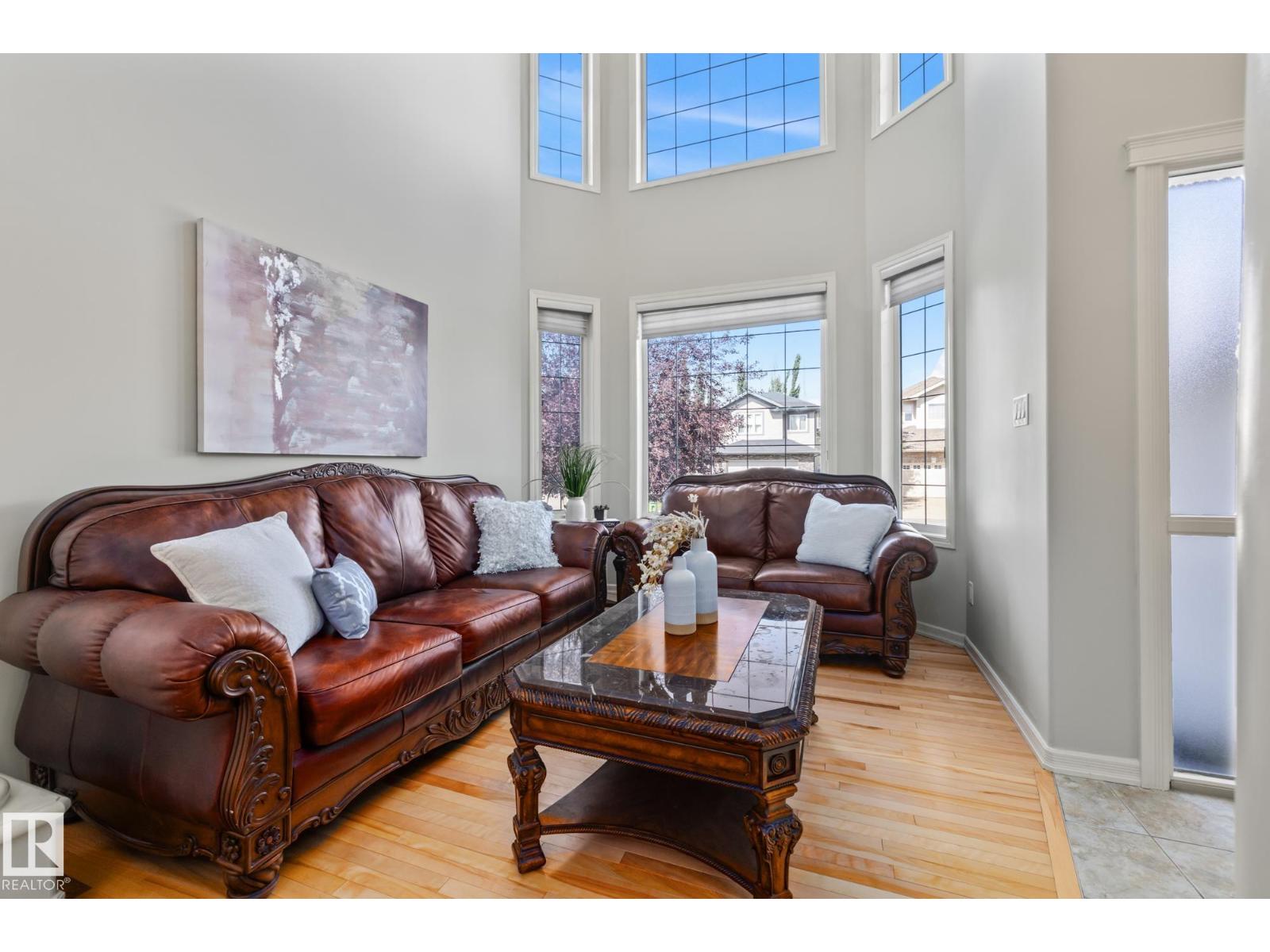 Photo 8 of 6130 Maynard Cr Nw, Edmonton AB