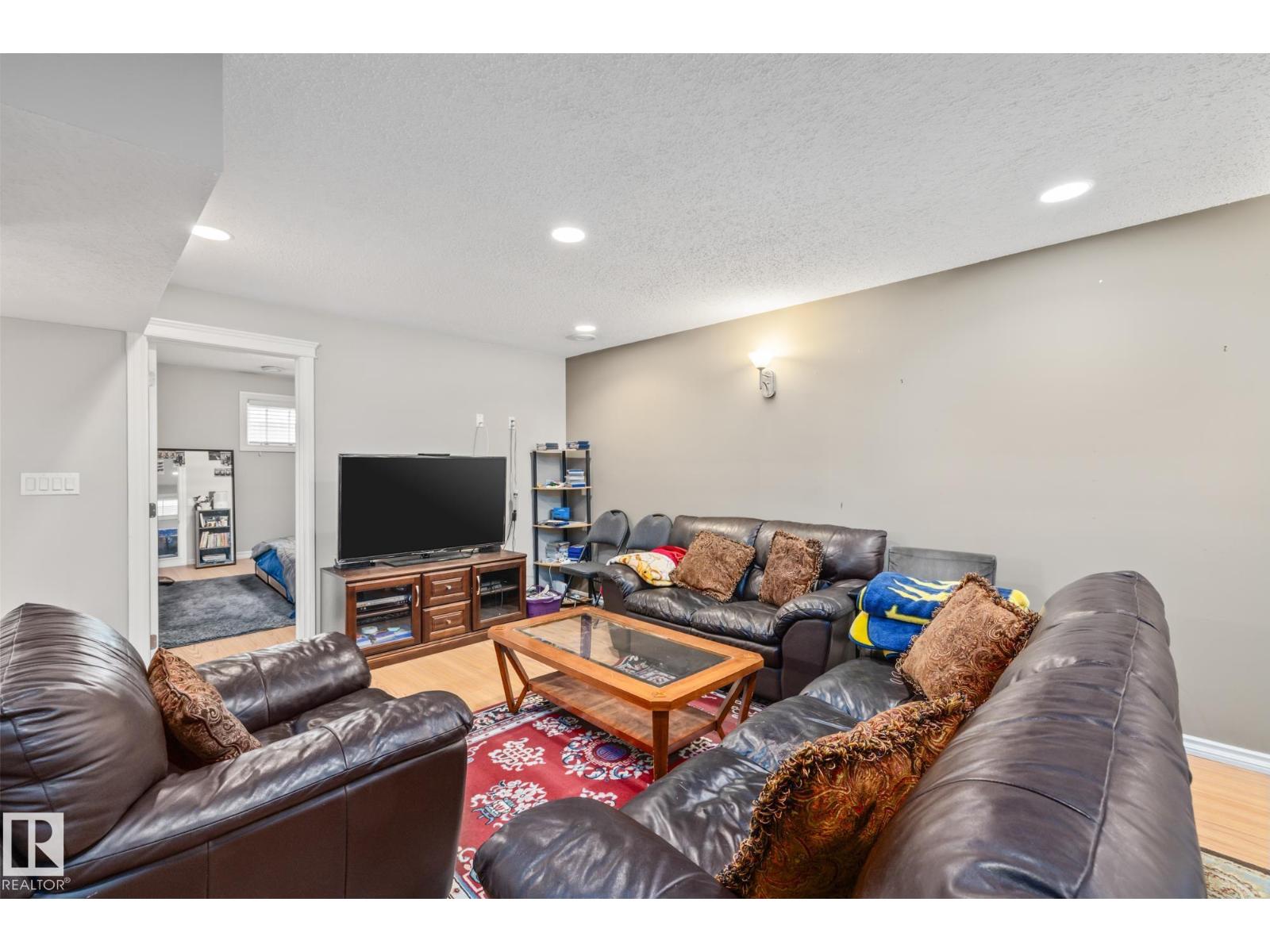Photo 45 of 6130 Maynard Cr Nw, Edmonton AB