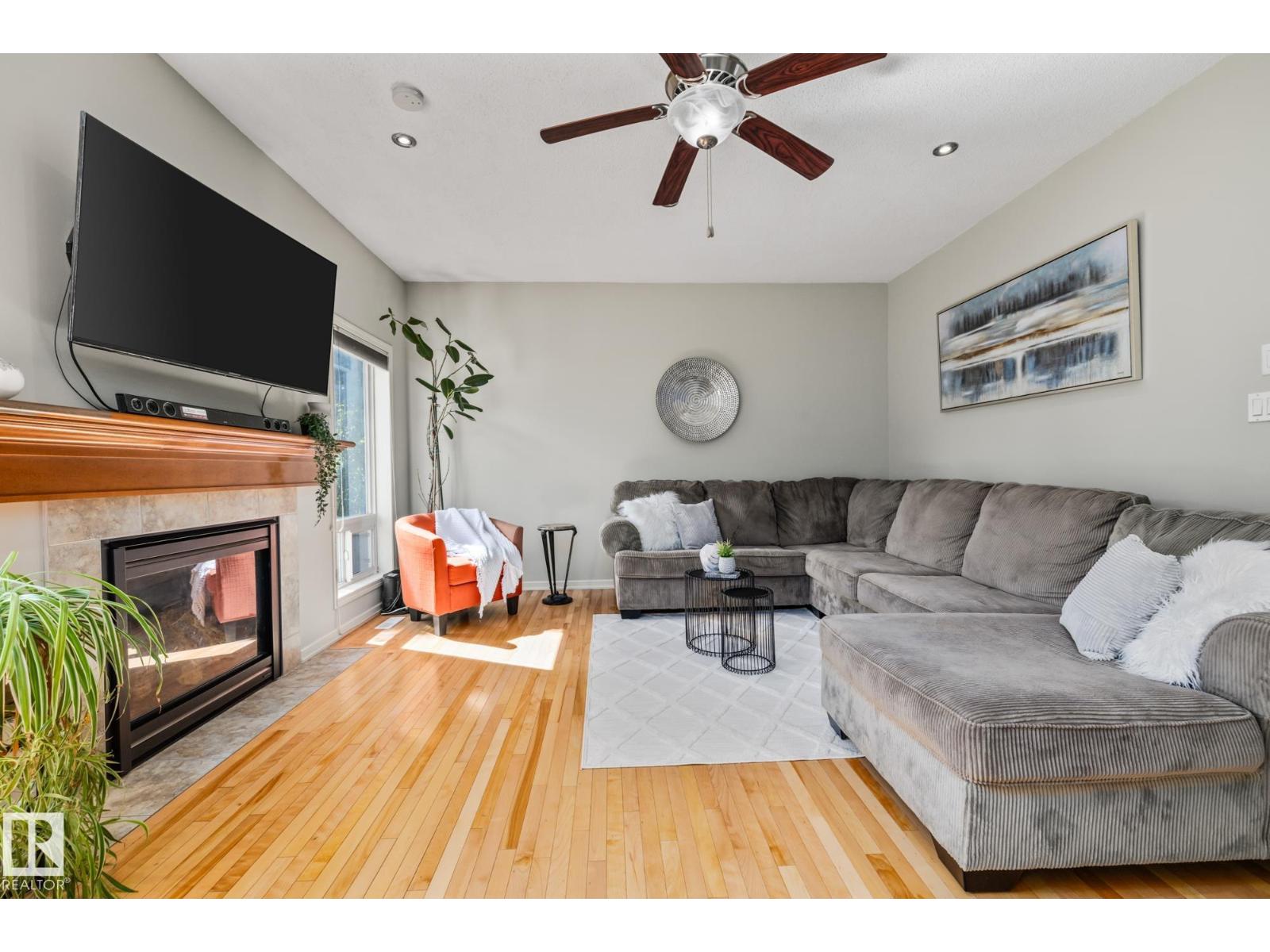 Photo 12 of 6130 Maynard Cr Nw, Edmonton AB