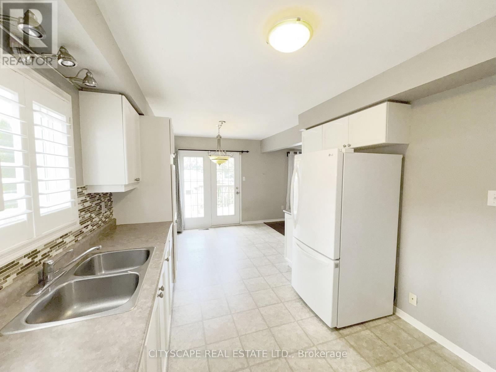 Photo 11 of 55 Langlaw Drive, Cambridge ON