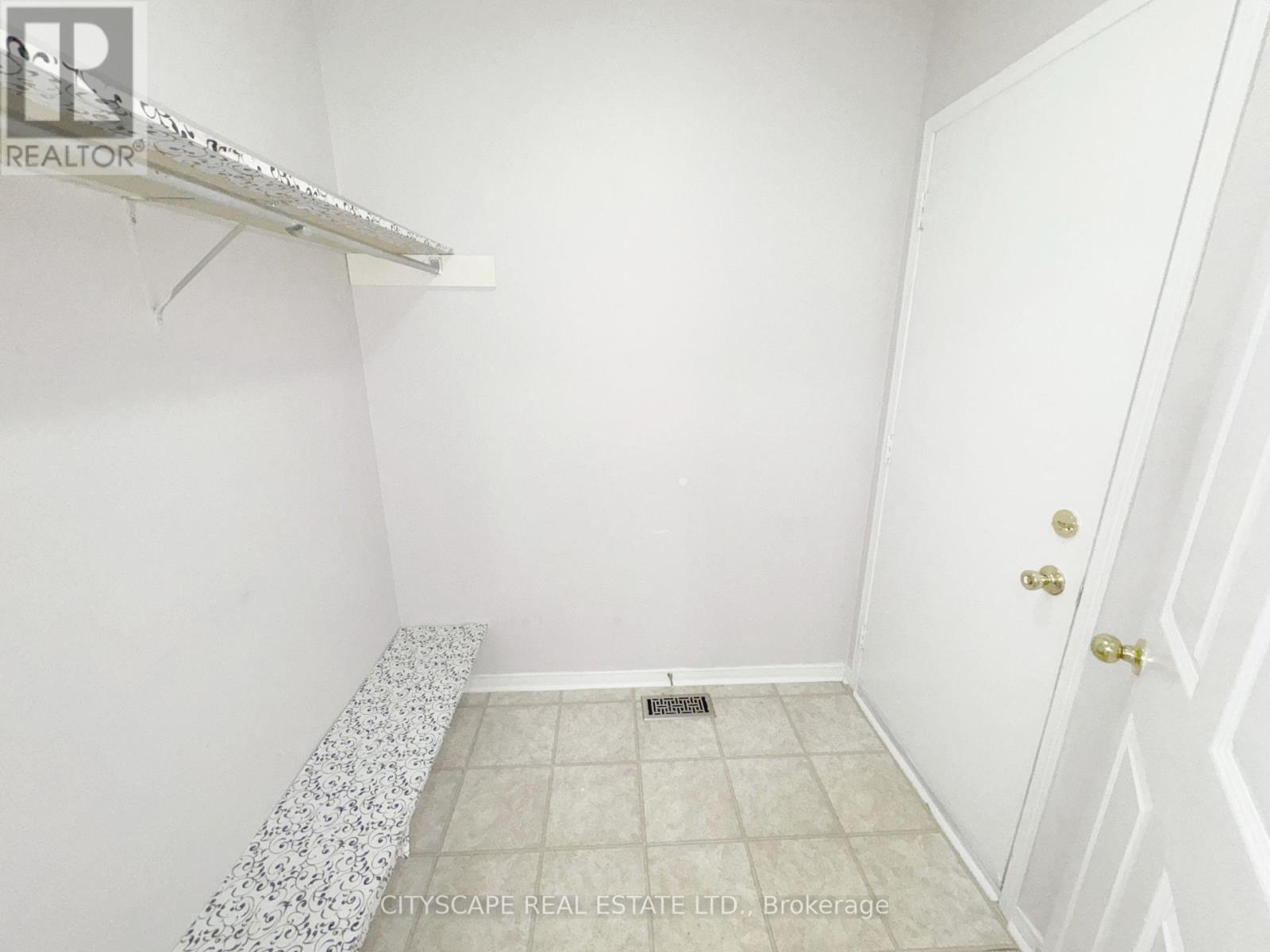 Photo 14 of 55 Langlaw Drive, Cambridge ON
