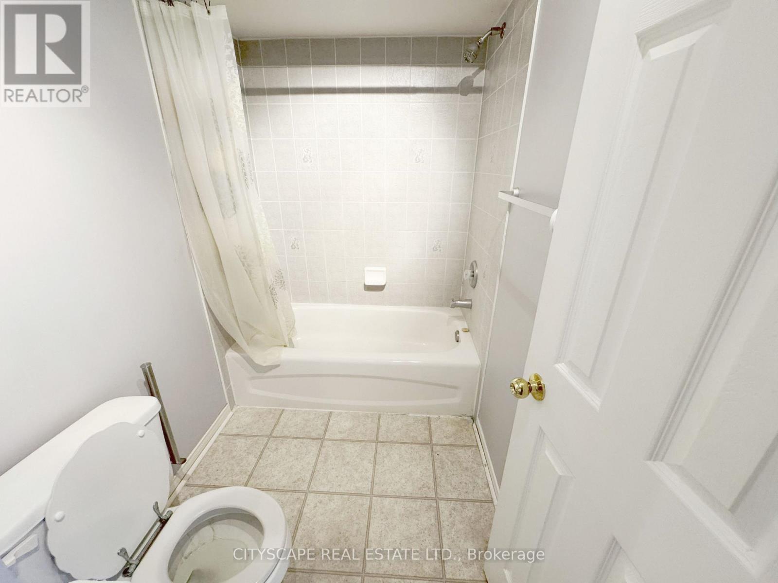 Photo 21 of 55 Langlaw Drive, Cambridge ON