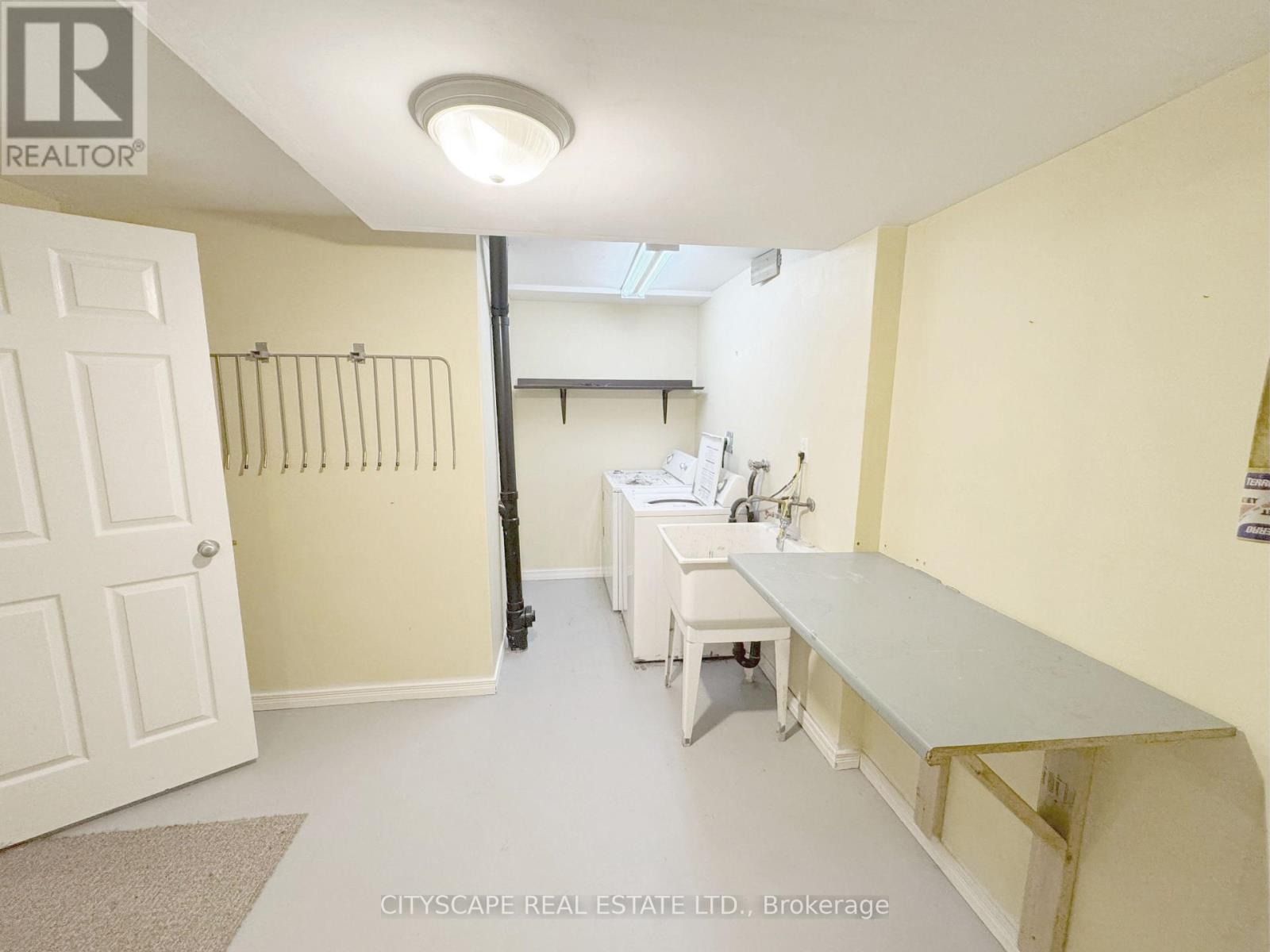 Photo 33 of 55 Langlaw Drive, Cambridge ON