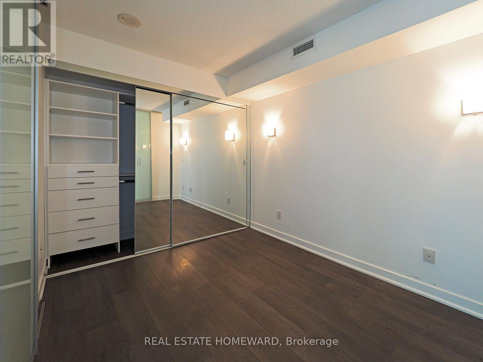 Photo 10 of 1111 110 Charles Street E, Toronto ON