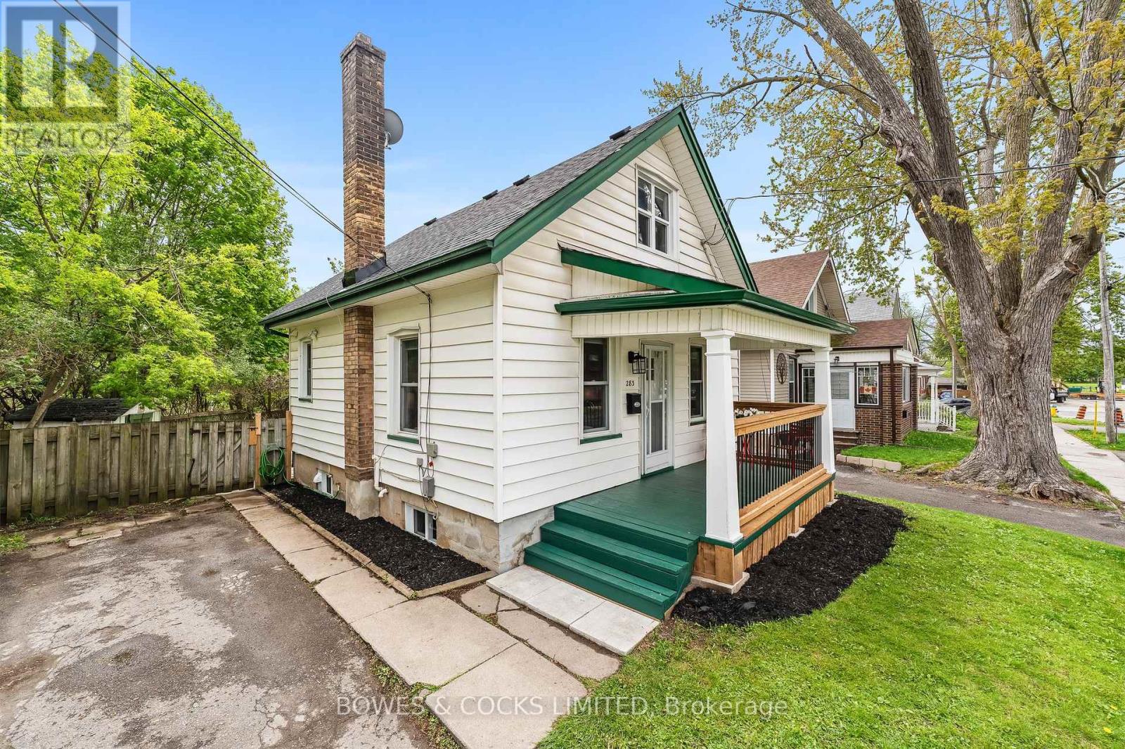 Photo 5 of 283 Lake Street, Peterborough Central ON