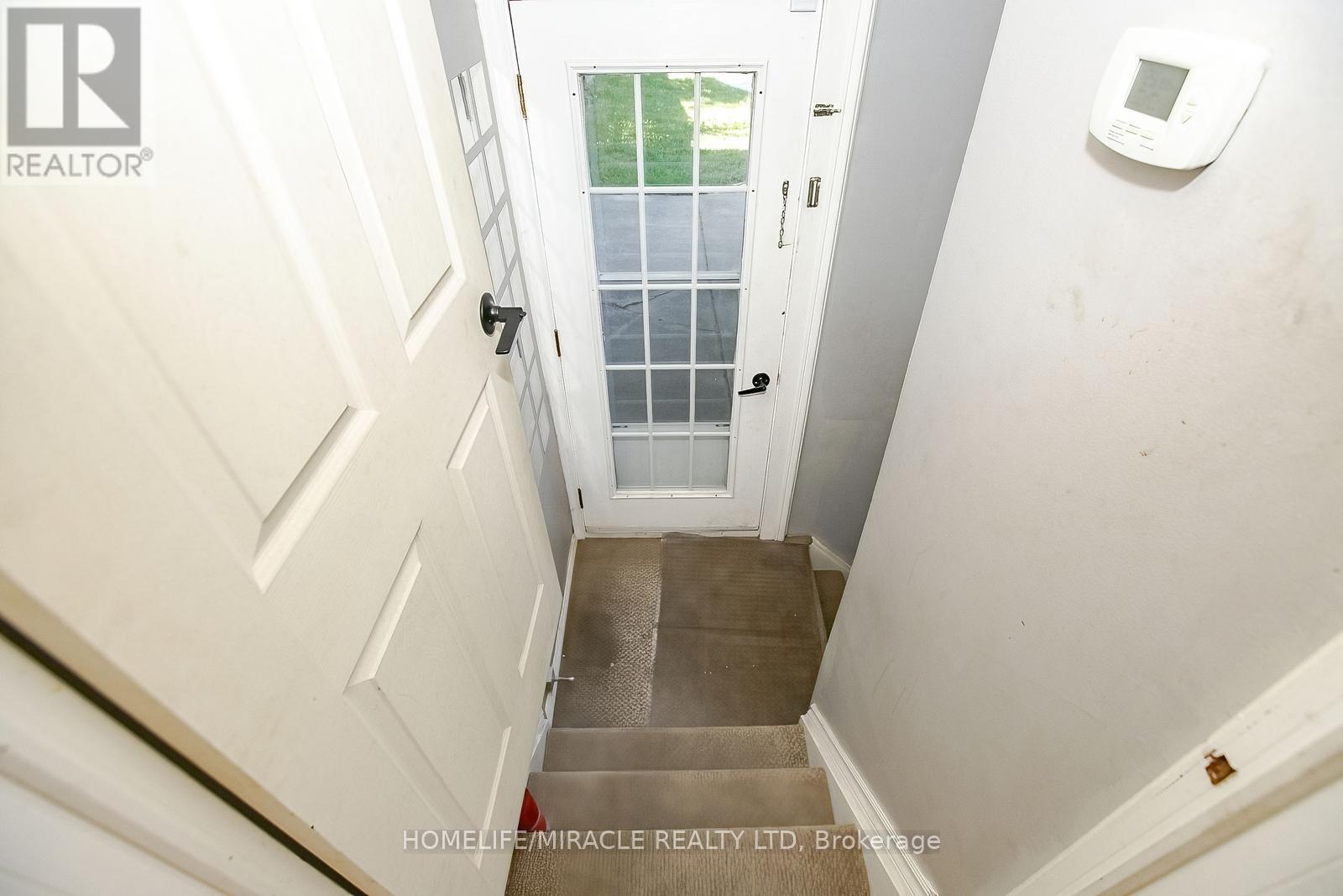 Photo 31 of 46 Reigate Avenue, Brampton ON