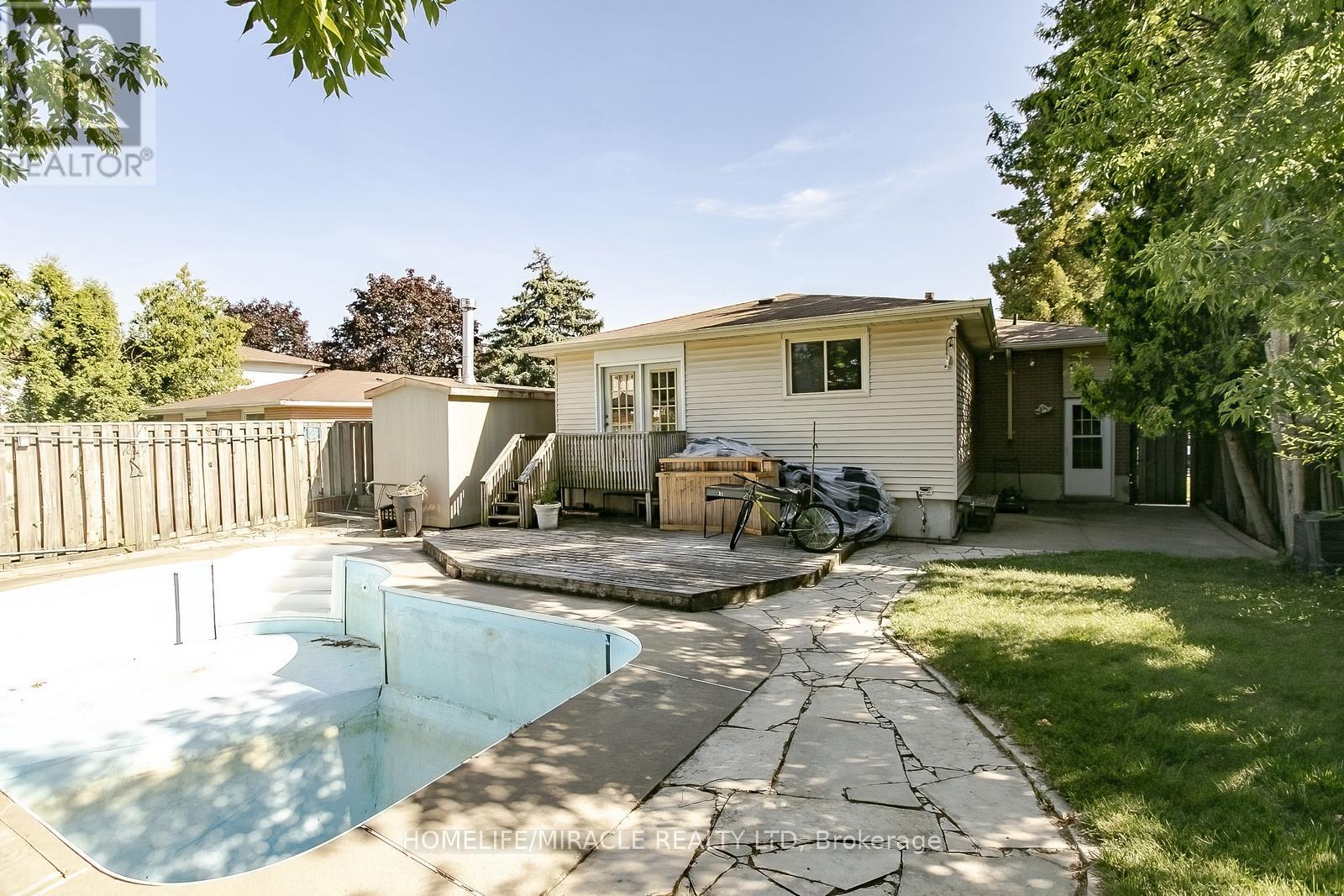 Photo 47 of 46 Reigate Avenue, Brampton ON