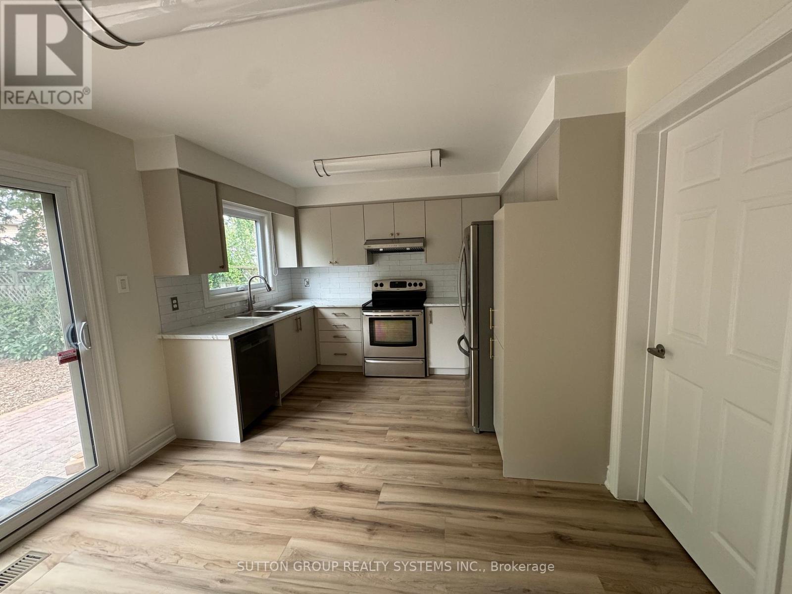 Photo 2 of 4521 Longmoor Road, Mississauga ON