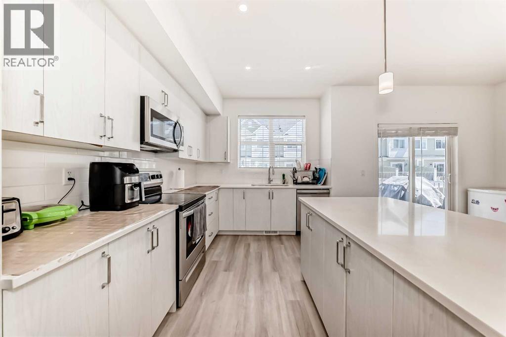 Photo 7 of 614 Copperstone Manor Se, Calgary AB