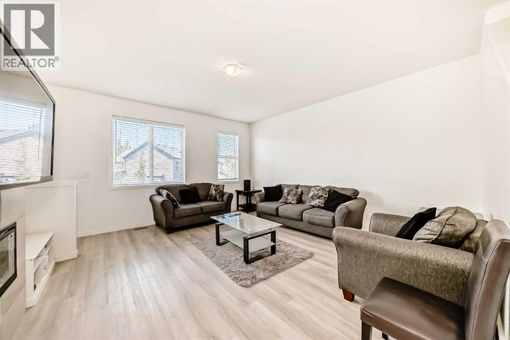 Photo 14 of 614 Copperstone Manor Se, Calgary AB