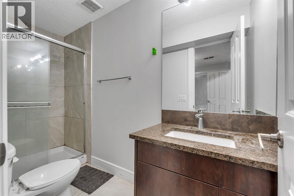 Single Family House for Sale in  saddlecreek Way NE Saddle Ridge Calgary 