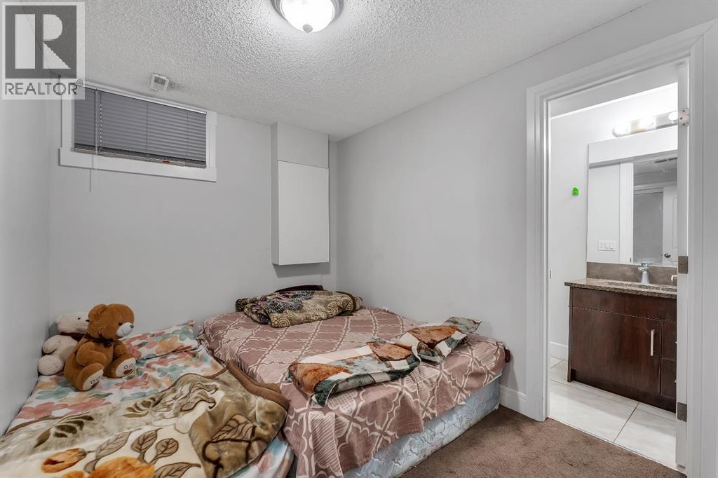 Single Family House for Sale in  saddlecreek Way NE Saddle Ridge Calgary 