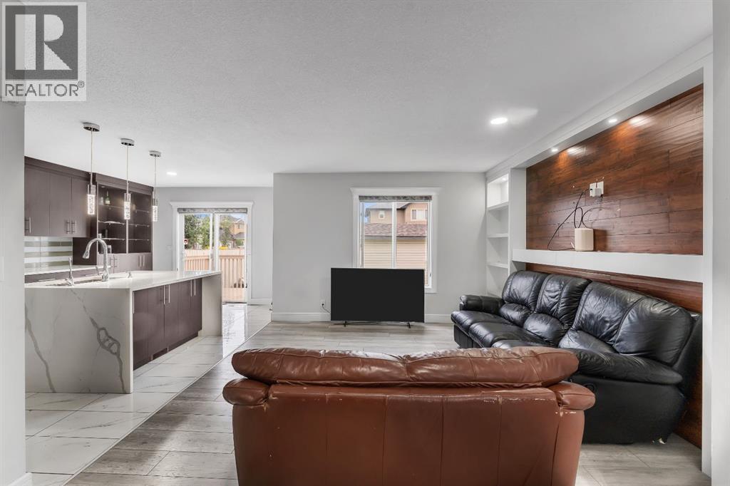 Single Family House for Sale in  saddlecreek Way NE Saddle Ridge Calgary 