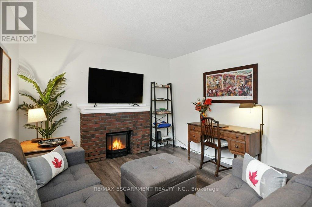 Photo 11 of 18 6 Vineland Avenue, Hamilton ON