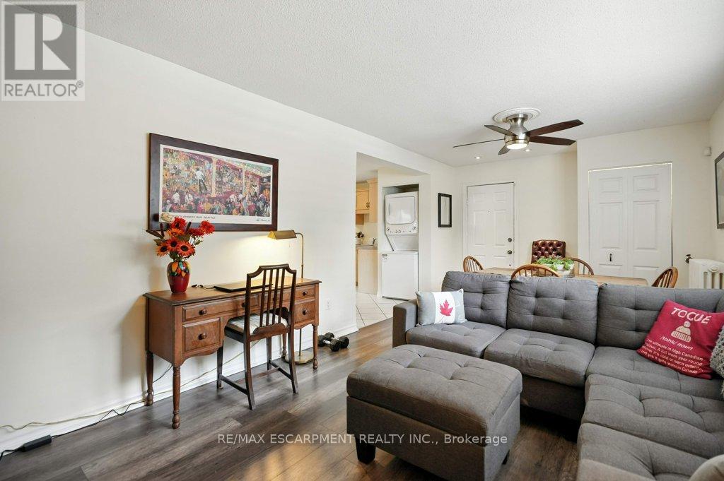 Photo 13 of 18 6 Vineland Avenue, Hamilton ON
