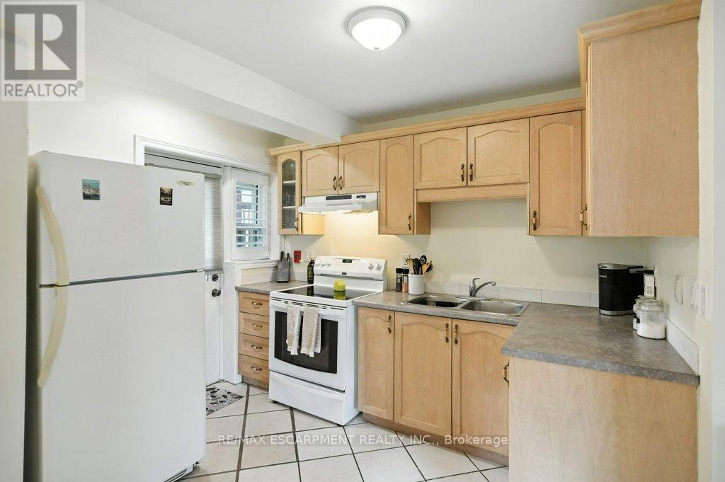 Photo 16 of 18 6 Vineland Avenue, Hamilton ON