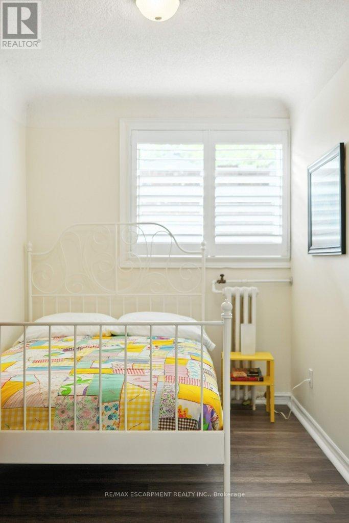 Photo 32 of 18 6 Vineland Avenue, Hamilton ON