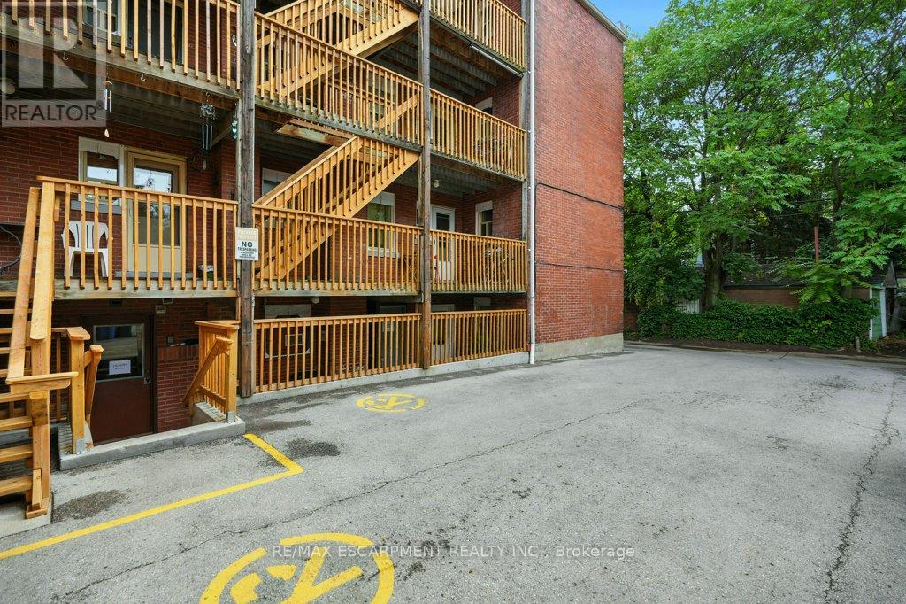 Photo 35 of 18 6 Vineland Avenue, Hamilton ON