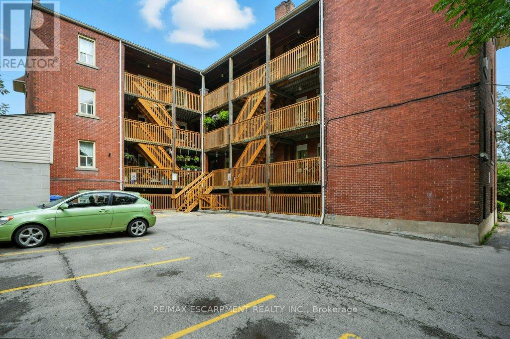 Photo 37 of 18 6 Vineland Avenue, Hamilton ON