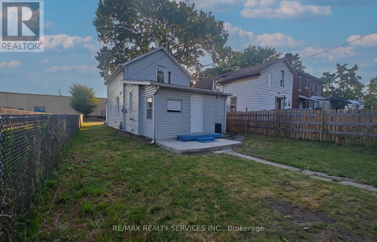 Photo 35 of 764 Caron Avenue, Windsor ON