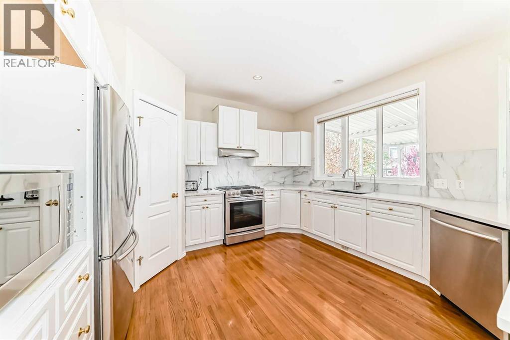 Single Family House for Sale in  Discovery Place SW Discovery Ridge Calgary 