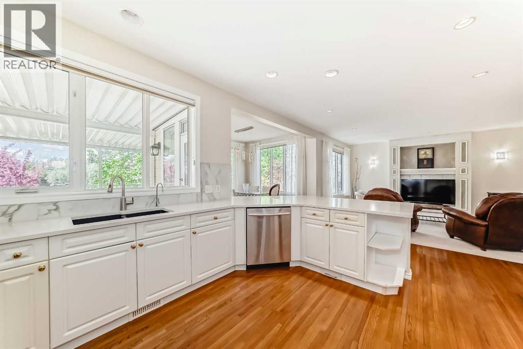 Single Family House for Sale in  Discovery Place SW Discovery Ridge Calgary 