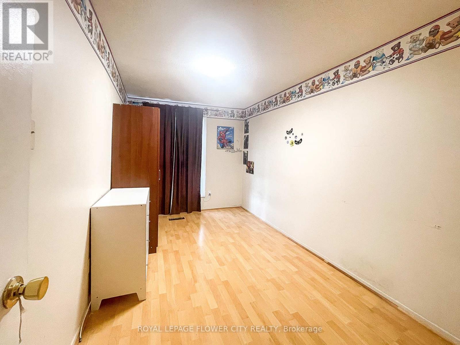 Photo 16 of 43 Greenwich Circle, Brampton ON