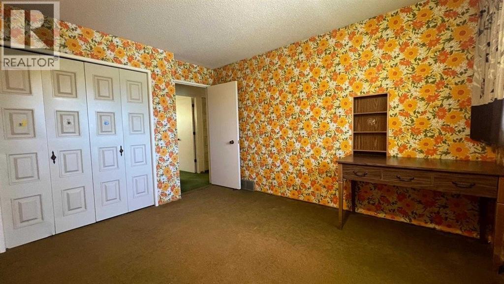 Single Family House Bi-level for Sale in  Dalhart Hill NW Dalhousie Calgary 