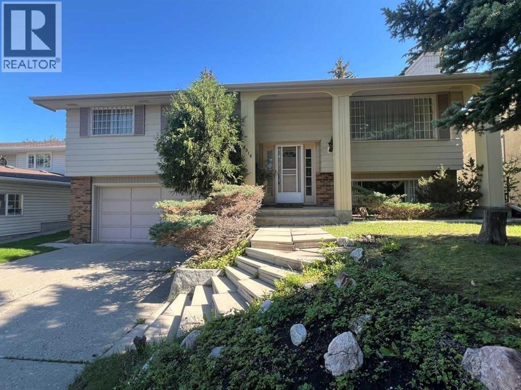 Single Family House Bi-level for Sale in  Dalhart Hill NW Dalhousie Calgary 