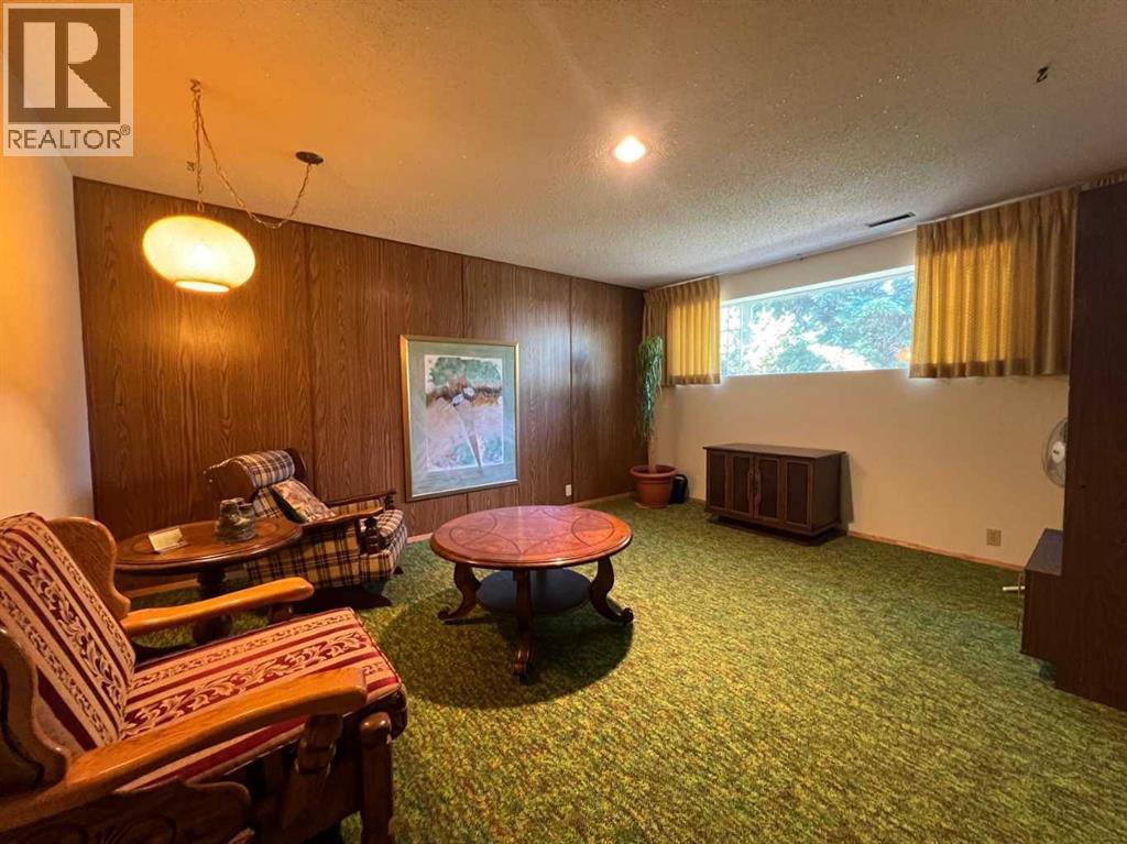 Single Family House Bi-level for Sale in  Dalhart Hill NW Dalhousie Calgary 