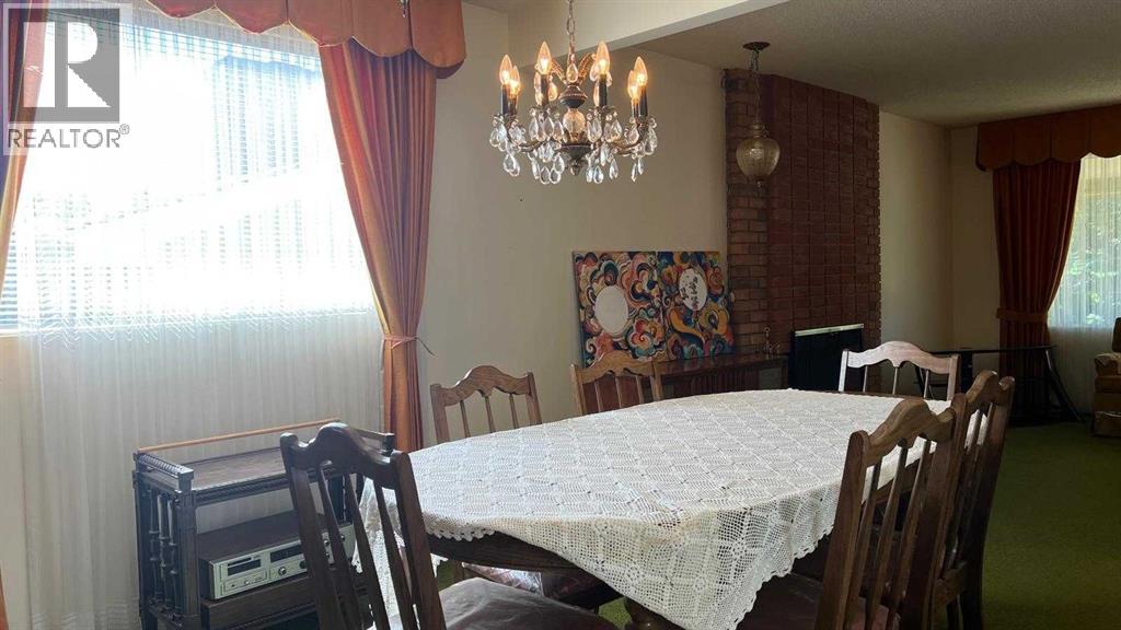 Single Family House Bi-level for Sale in  Dalhart Hill NW Dalhousie Calgary 