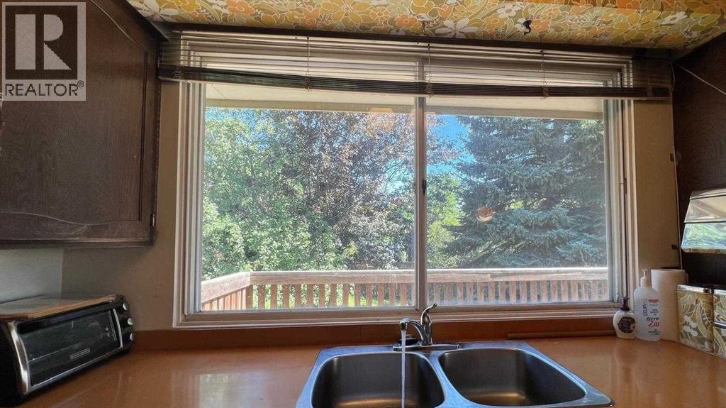 Single Family House Bi-level for Sale in  Dalhart Hill NW Dalhousie Calgary 