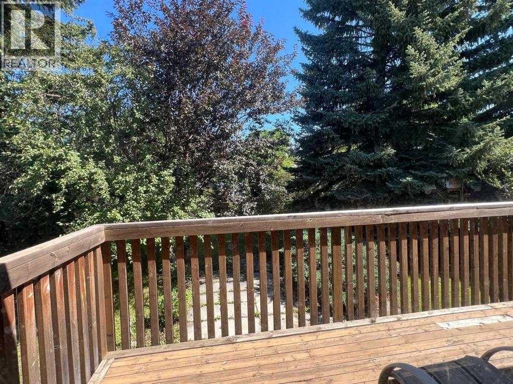 Single Family House Bi-level for Sale in  Dalhart Hill NW Dalhousie Calgary 