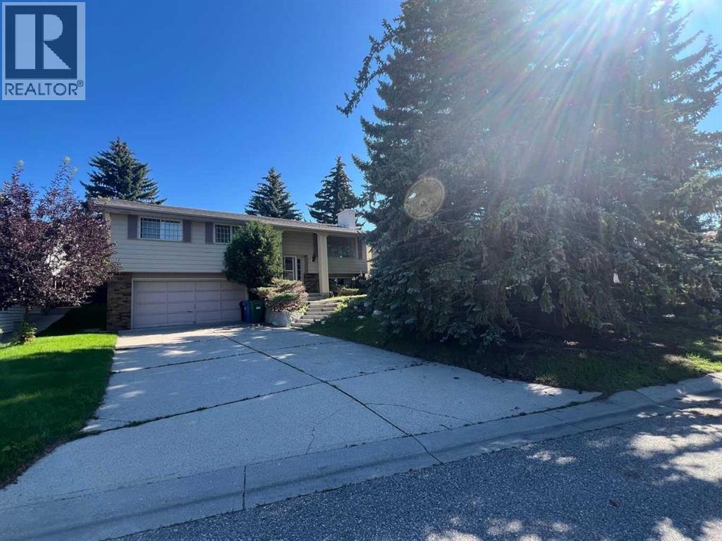 Single Family House Bi-level for Sale in  Dalhart Hill NW Dalhousie Calgary 