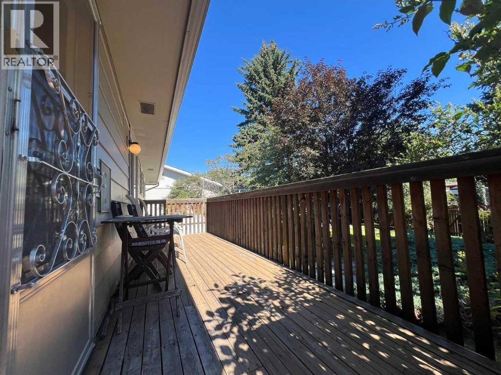 Single Family House Bi-level for Sale in  Dalhart Hill NW Dalhousie Calgary 