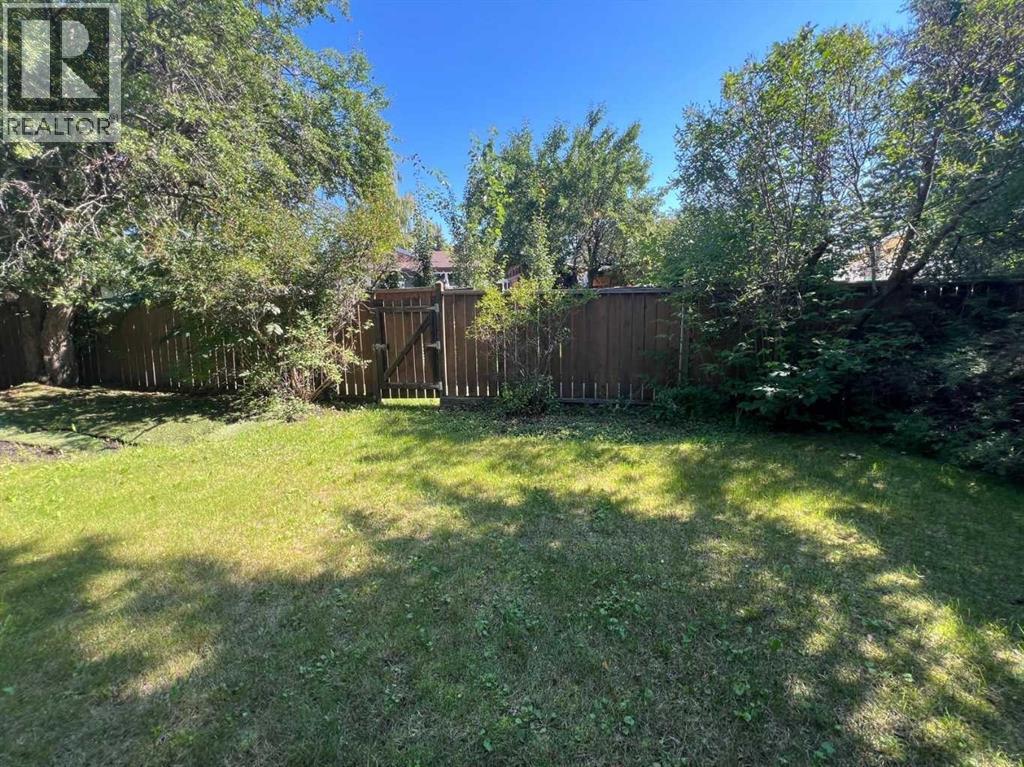 Single Family House Bi-level for Sale in  Dalhart Hill NW Dalhousie Calgary 