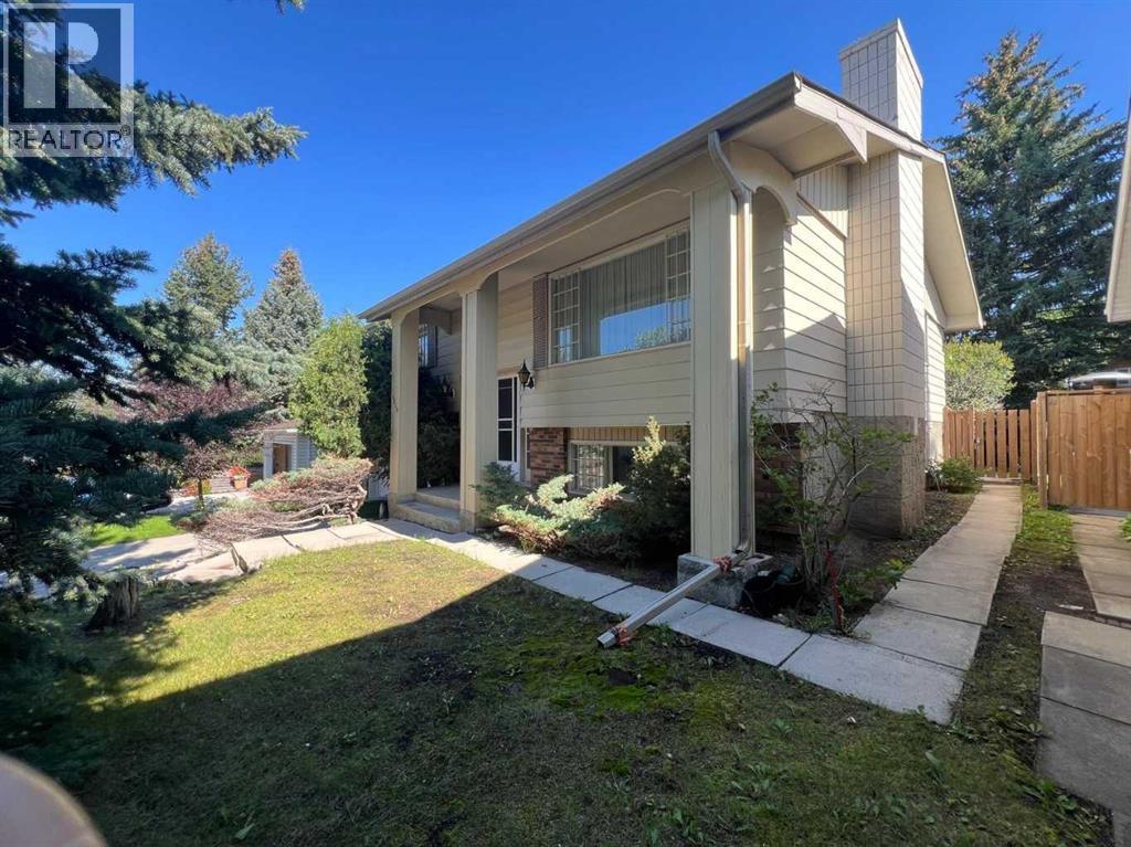 Single Family House Bi-level for Sale in  Dalhart Hill NW Dalhousie Calgary 