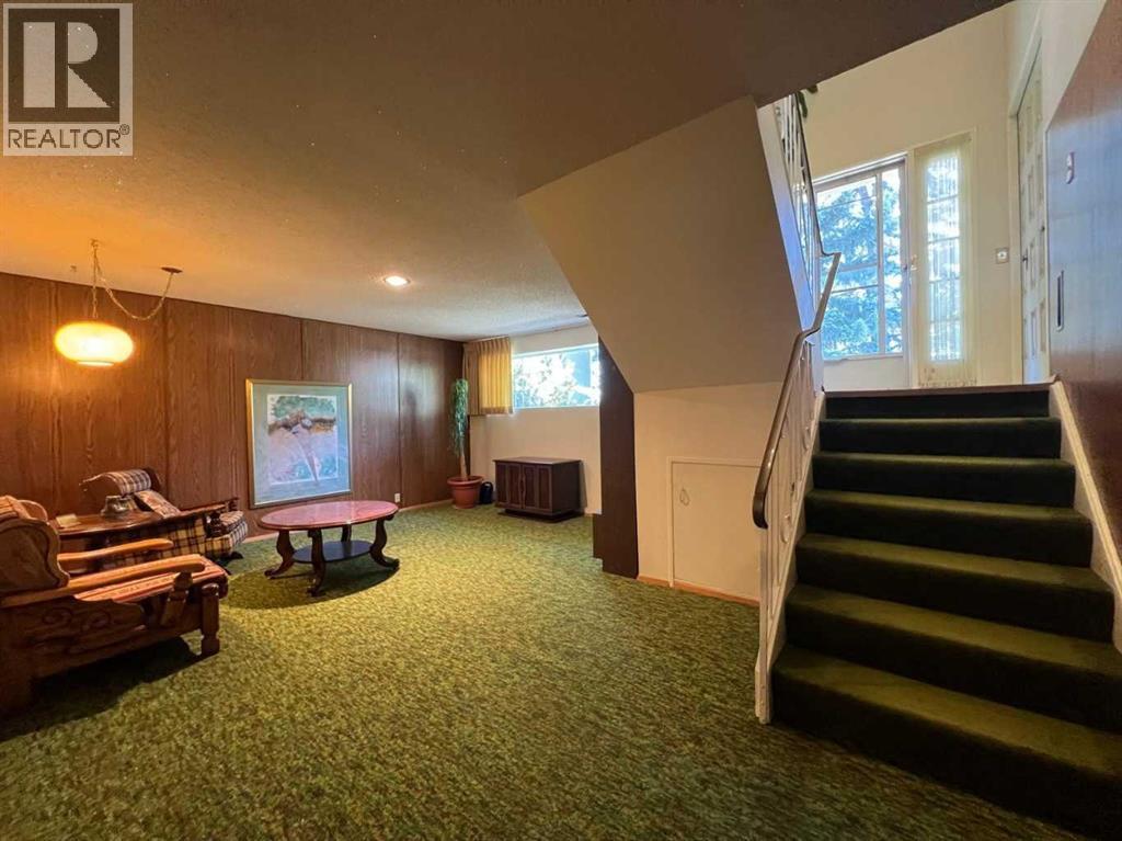 Single Family House Bi-level for Sale in  Dalhart Hill NW Dalhousie Calgary 