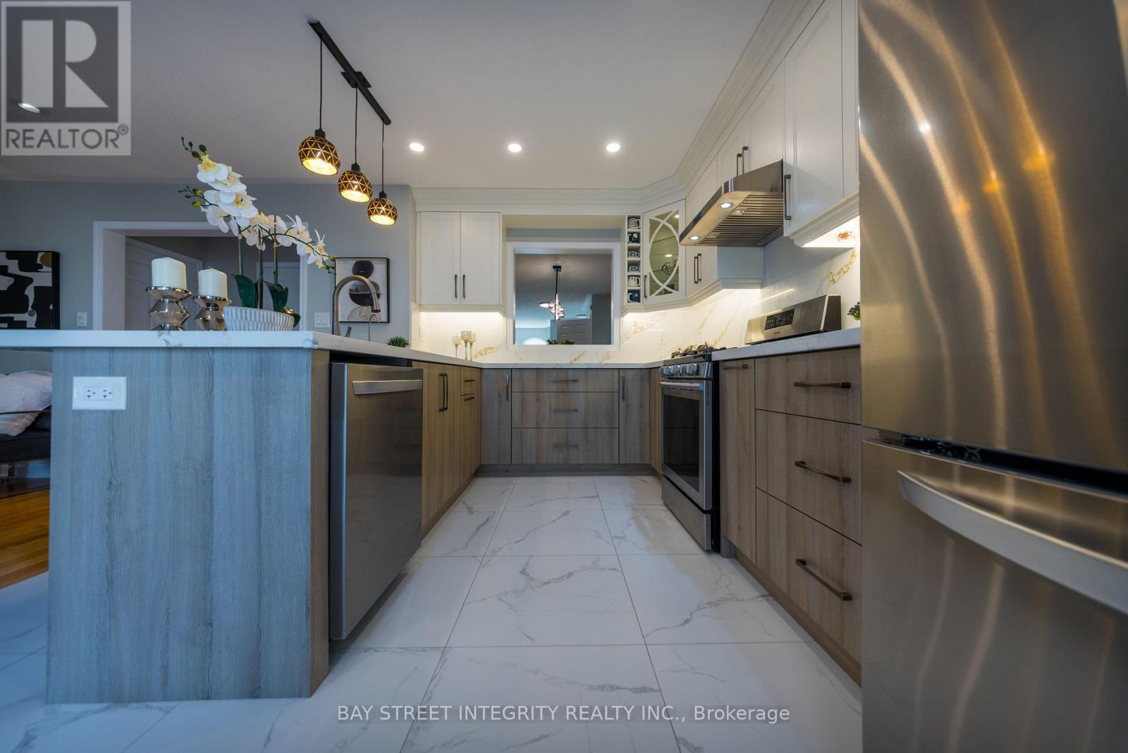 Photo 36 of 82 Oswell Drive, Ajax ON