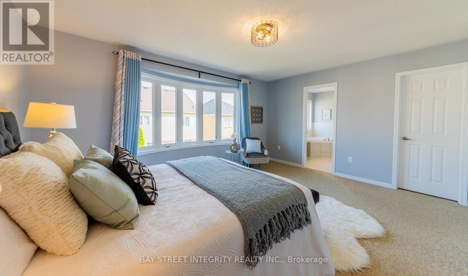 Photo 37 of 82 Oswell Drive, Ajax ON